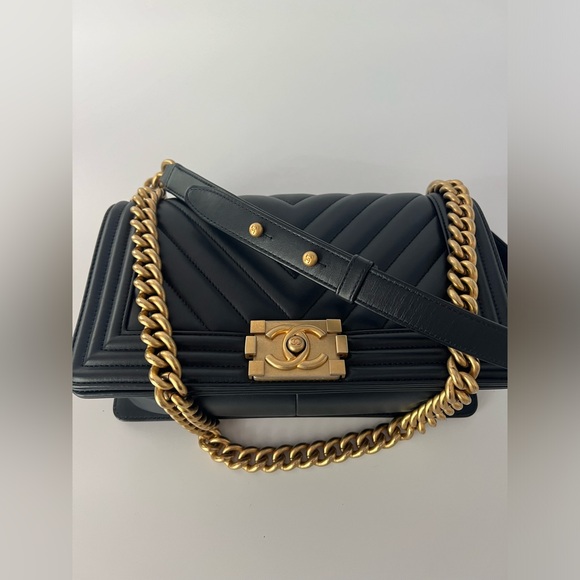Authentic Chanel Medium Flap Lambskin Le Boy Chevron Navy & Brushed Gold - Picture 13 of 16